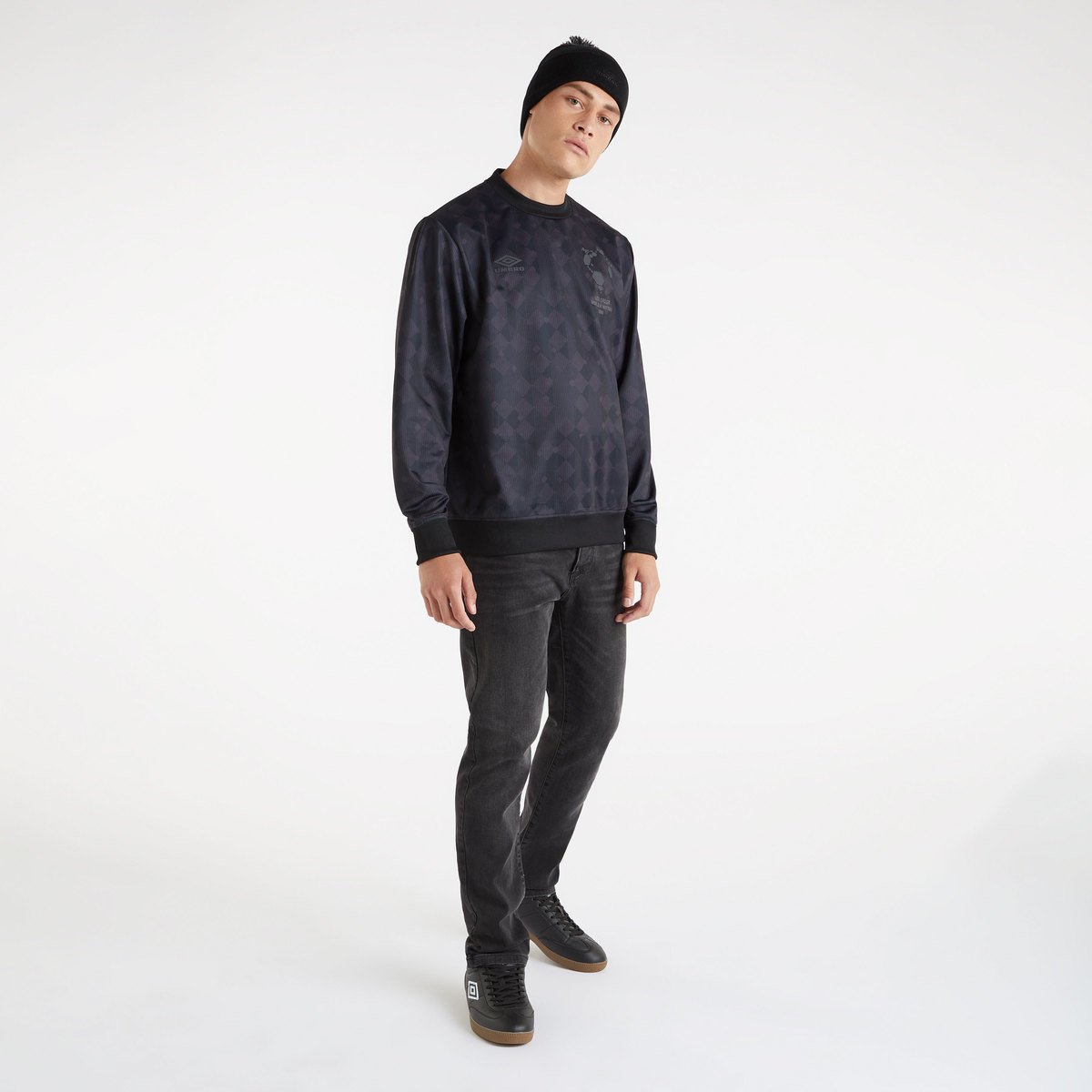 Black / Black Men's Umbro New Order Blackout Sweat Sweaters | CA-54492