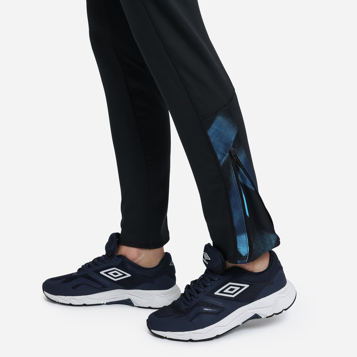 Black / Blue Umbro Teamwear - Umbro England Rugby Football 22/23 Drill Pant Trousers | CA-16806