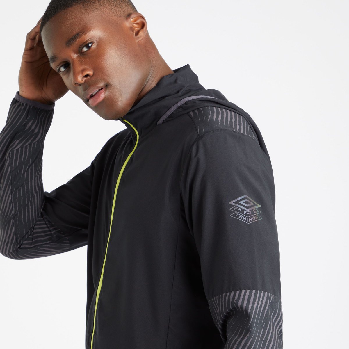 Black Men's Umbro Pro Training Graphic Shower Jacket Jackets | CA-29445