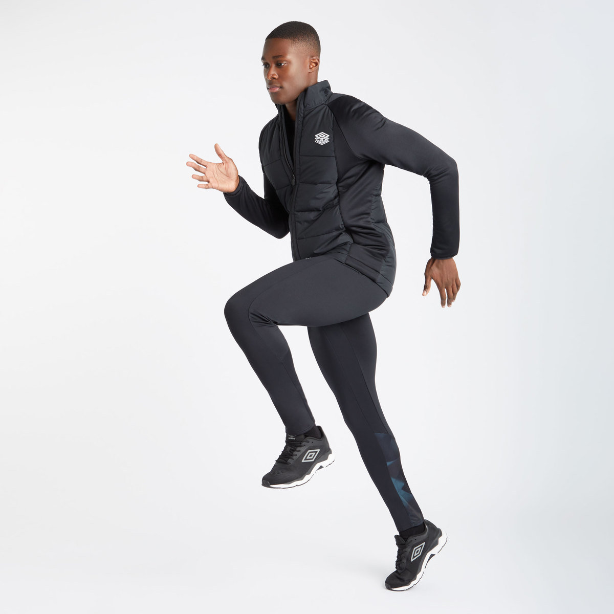 Black Men's Umbro Pro Training Thermal Jacket Jackets | CA-56835