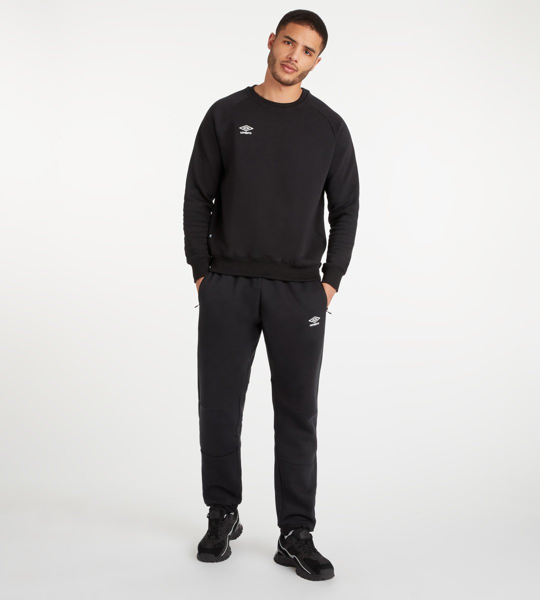 Black / White Men's Umbro Club Leisure Sweat Sweatshirts | CA-13739