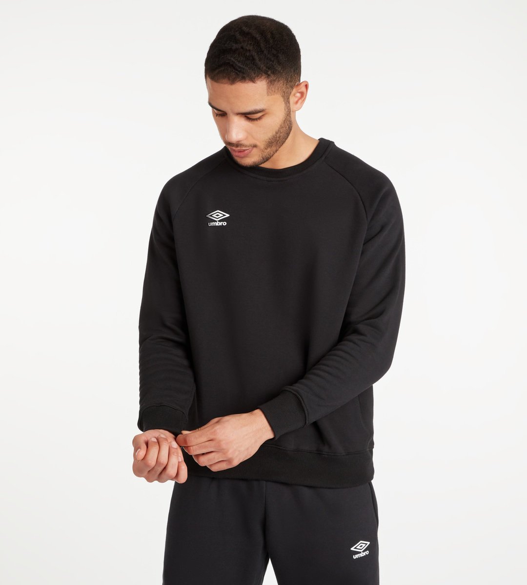 Black / White Men\'s Umbro Club Leisure Sweat Sweatshirts | CA-13739