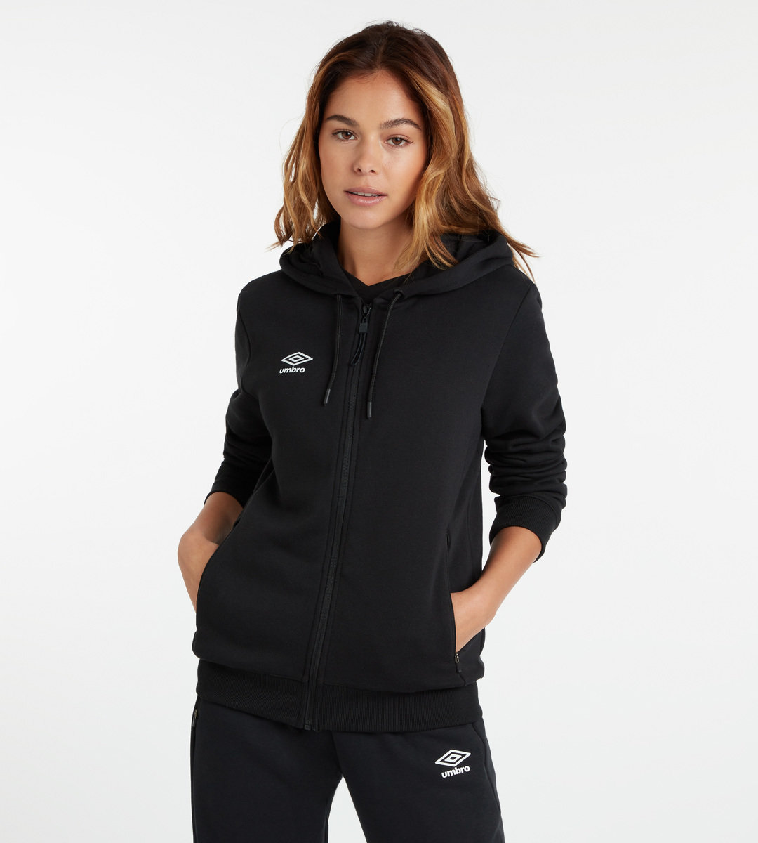 Black / White Women\'s Umbro Club Leisure ZT Hoodie Hoodies | CA-14375