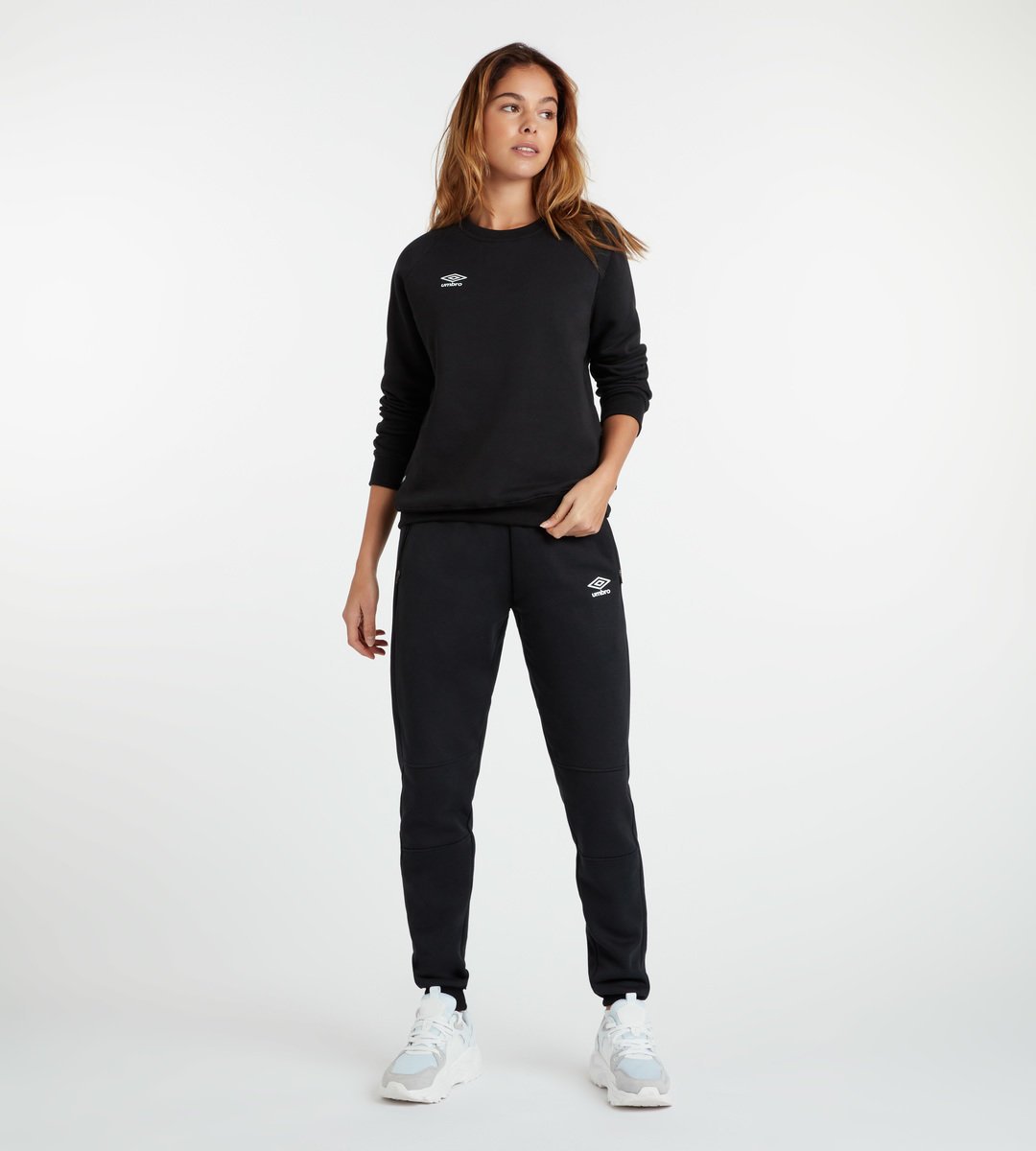 Black / White Women's Umbro Club Leisure Sweat Sweaters | CA-91683