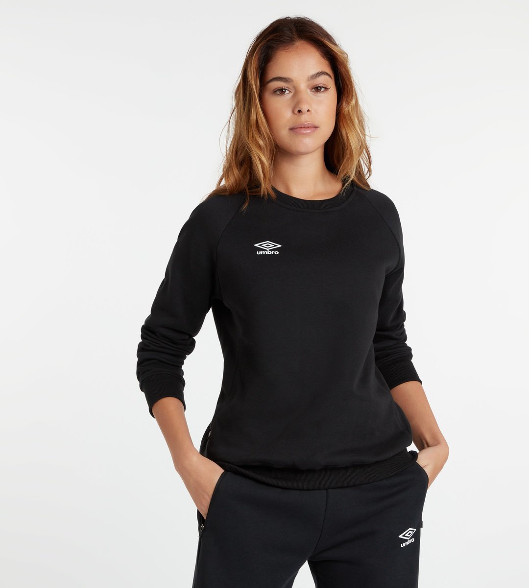 Black / White Women\'s Umbro Club Leisure Sweat Sweaters | CA-91683