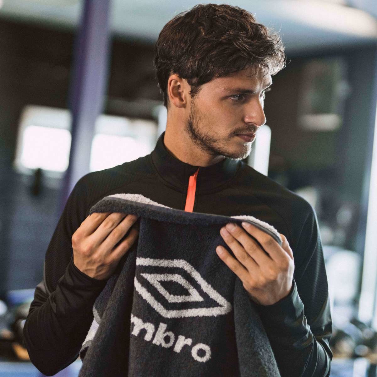 Dark Grey Men's Umbro Umbro Logo Gym Towel Towels | CA-92013