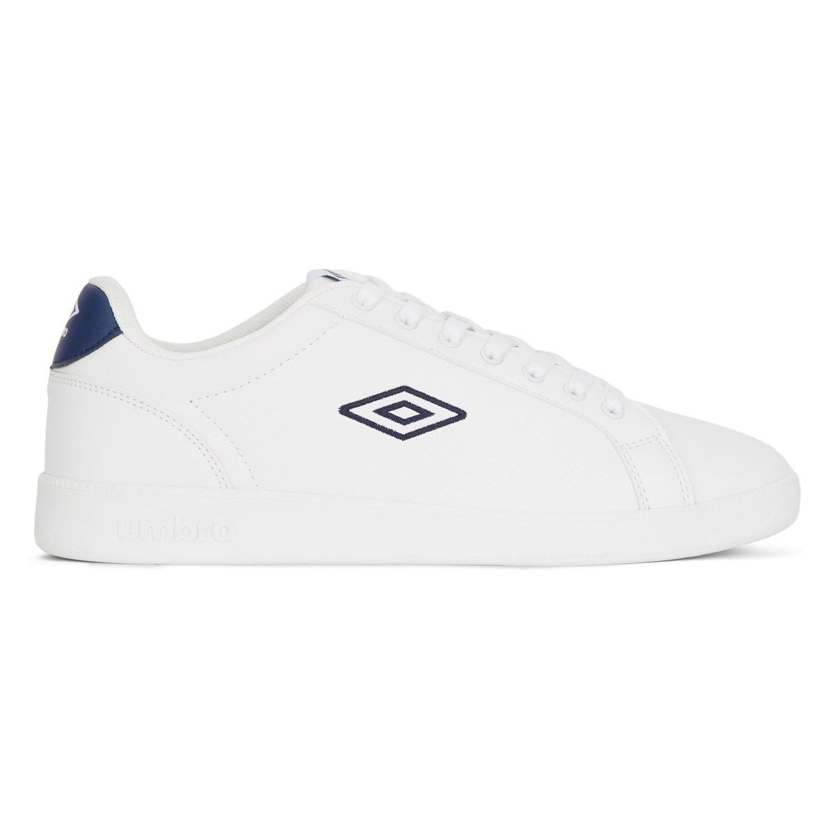 White / Navy Men\'s Umbro Classic Cup Perf Trainers Trainers | CA-94157